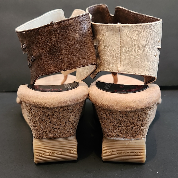MODZORI REVERSIBLE BRIA Elegant Women's Tan and Cream Sandals - Picture 11 of 15